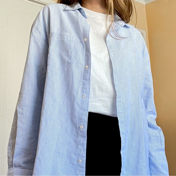 Tilly’s RSQ Blue Striped Button Down Shirt - Picture 4 of 12